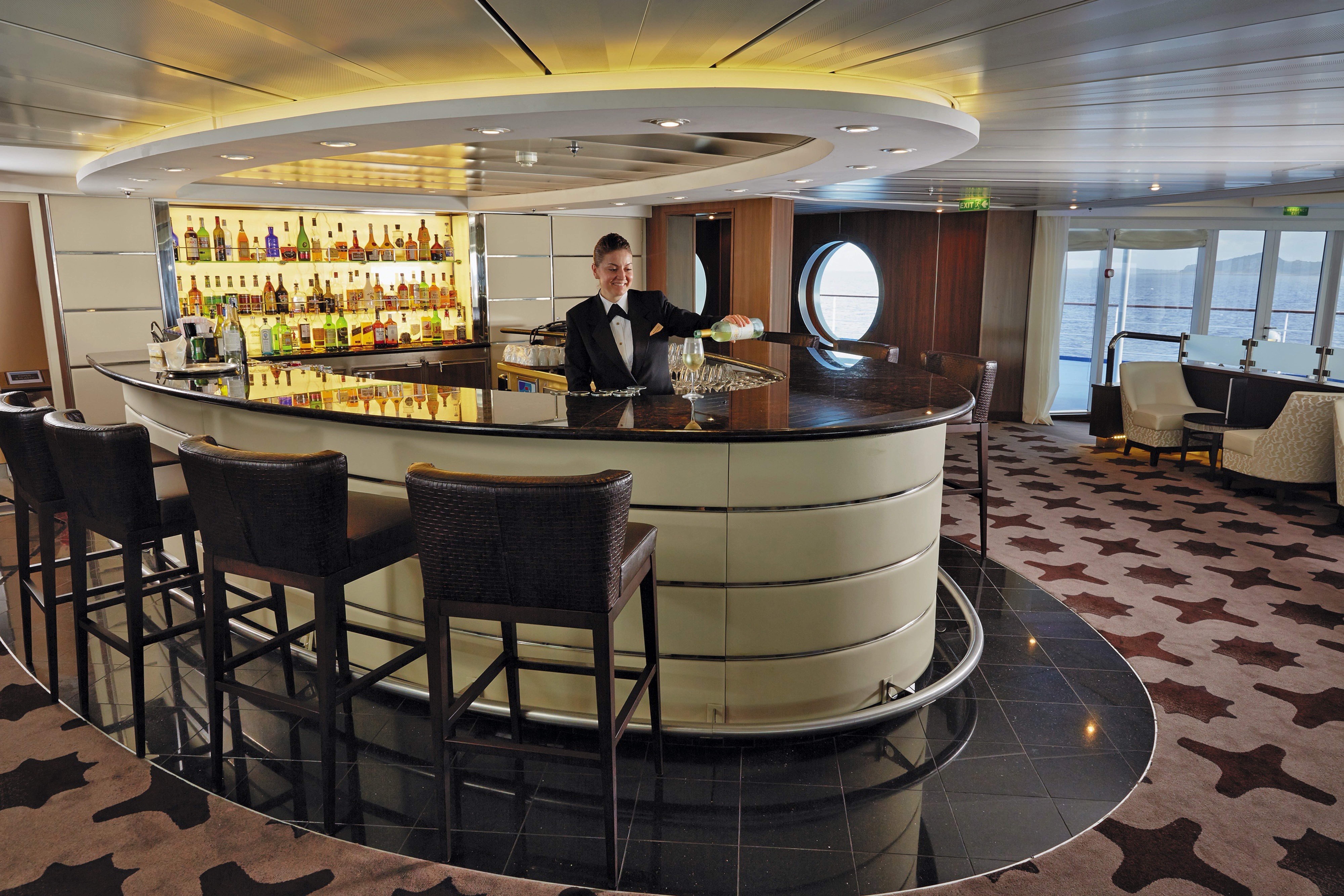 Seven Seas Mariner - Observation Lounge